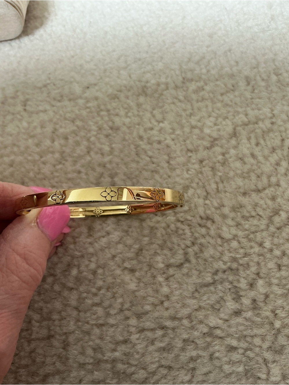 STUNNING ROBERTO COIN 18K GOLD LOVE IN VERONA DIAMOND FLORAL BANGLE BRACELET - Picture 12 of 16